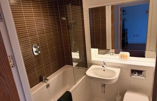 Modern 1 Bed Flat in Central London 7 Mins Walk to Elephant and Castle Tube Station - Photo 16