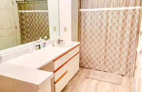 F3 Fairway Village Condo with great mountain views, 8 minute walk from Omni Mount Washington Hotel! - Foto 25