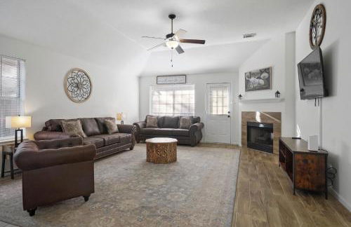 IAH Place: 4 bed, patio-sleeps 8+ - Foto 3