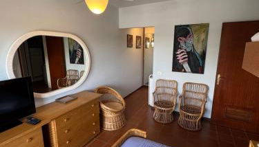 Ampio appartamento in centro con vista - terrazze, parcheggio gratuito e Wi-Fi - Foto 3