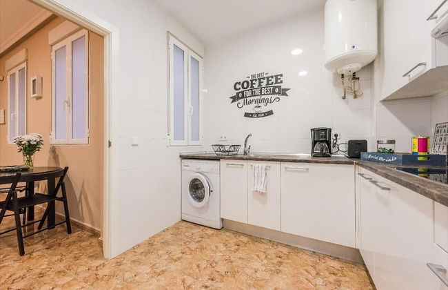 Delightful Apt. Historic District - Sol - Photo 7