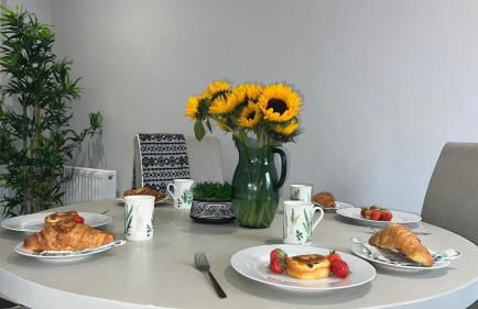 The Cheshire Gathering - Hot Tub 8 Bedroom - Photo 38