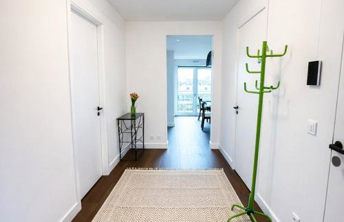 City Centre Roof Terrace Penthouse with Parking - Photo 29