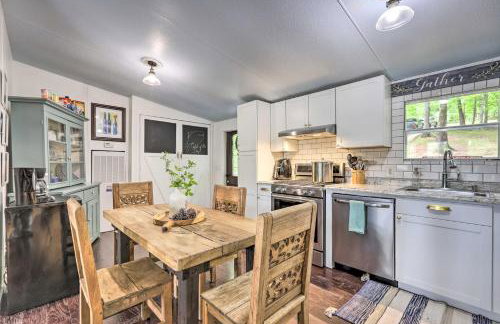 Lakefront Sparta Home Fire Pit, Dock and Kayak - Foto 8