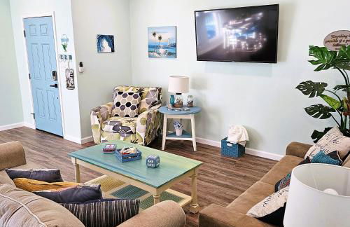 Summer's Little Bay Getaway - Photo 4