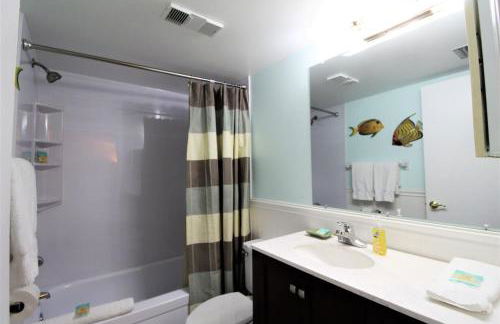 Madeira Place 303 1BD 2BA Retreat Near Johns - Photo 14