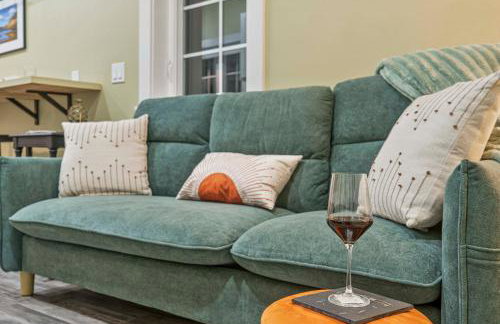 Secluded Bungalow Near Acadia and Bar Harbor -Private, Pet Friendly, Fire Pit - Foto 12