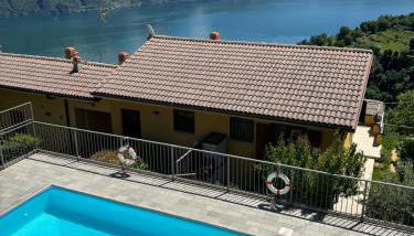 Lake Lodge - Photo 2