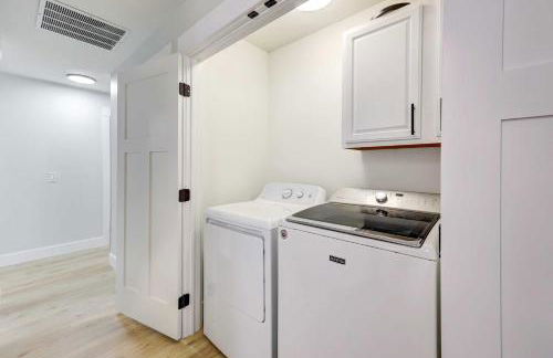 Chic Bentonville Home with Patio and Fire Pit! - Foto 20