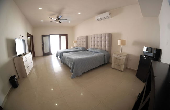 16, Suite With Jacuzzi - Photo 11