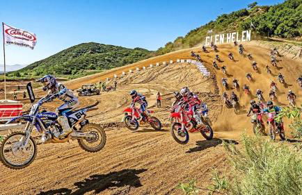 Luxury 4 Bedroom Home Pool Big Yard San Bernardino - Foto 5