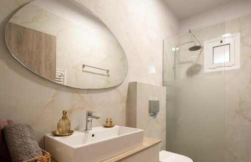 Alba Bianca Villa, Family Retreat with Heated Pool By ThinkVilla - Foto 27