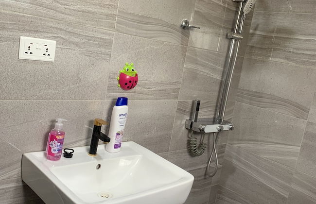 Central Reservations Apartment - Photo 25