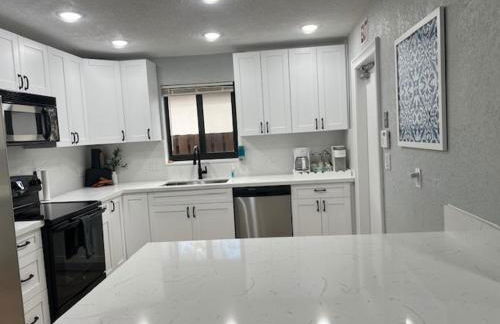 3 Bed - Sleeps 6 - Free Parking - 5 Mins to Beach - Foto 5