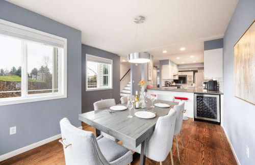 Stylish 3BR Home EV Outlet Near Light Rail - Foto 21