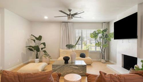 Sunlit Oasis with Heated Pool and Jacuzzi 20 minutes to Disneyland - Foto 4