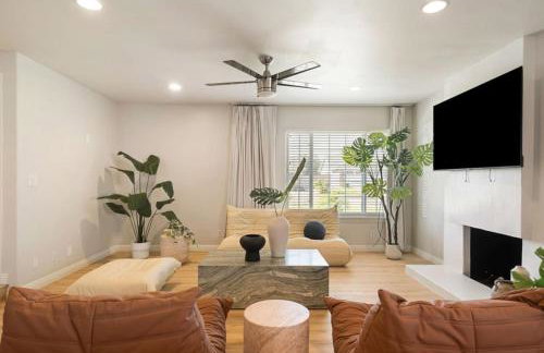 Sunlit Oasis with Heated Pool and Jacuzzi 20 minutes to Disneyland - Foto 4