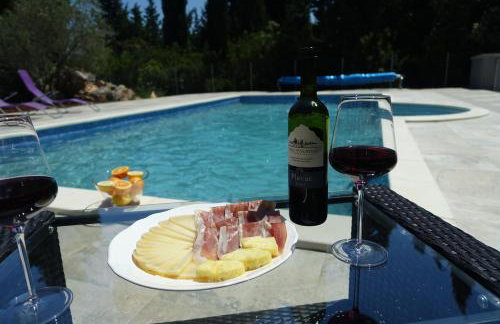 Olive Apartments - Photo 3