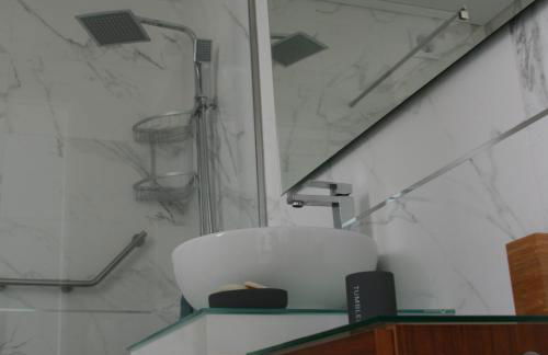 Silvercoast Villa Concha Baia with private heated pool and seaview rooftop lounge - Foto 24