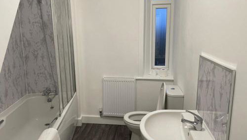 Modern Five Bed Long Stays and Contractors Welcome - Foto 5