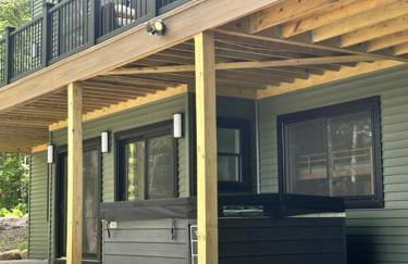 Luxe Modern Lakefront Oasis - Hot Tub, Sunset Views, Pet & Family Friendly! Close to UMF! - Foto 51