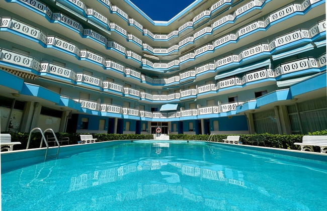 Sea Front Apartment in a Residence With Pool - Foto 7