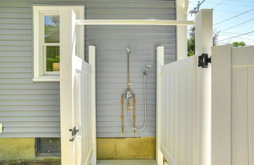 Private Beach and Resort-Style Perks Cape Cod Home - Foto 29