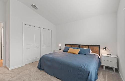 1642 Z5 VILLAGE OF LAKE DENHAM by REMAX Premier - Foto 8