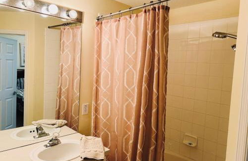 The Orlando Hideaway Family Townhome Steps from Disney 3BR 3BA - Photo 15