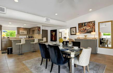 Modern Oasis w/ Pool, Patio Lounge, & Mountain Views Palo Verde by Avantstay - Foto 19