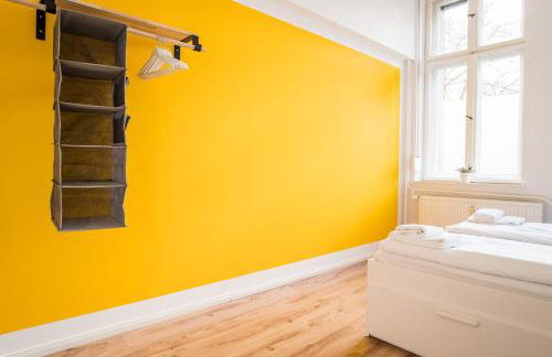 2 Bedroom Apartment in convinient location - Photo 9