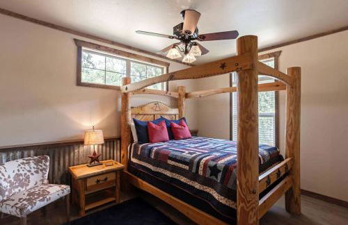 Two-Bedroom Cabin Rental with Fully Equipped Kitchen near Fredericksburg, Texas - Foto 11