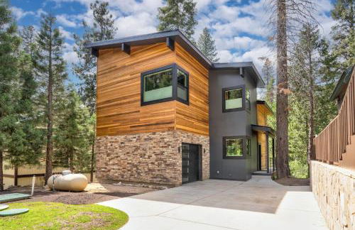 Mariposa Grove Creekside Retreat - To be featured on STAYCATION on the Destination Channel in 2026! - Foto 1
