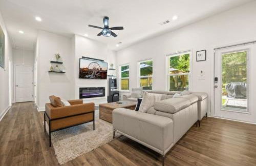 Charming Escape with Hot Tub & Fire Pit Winter Haven! - Foto 28