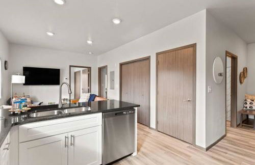 New 2 Bed 2 Bath Near Perry District and DT - Foto 16