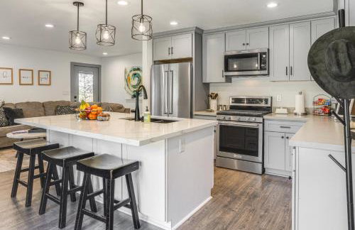 Relax Fireside Prescott Retreat with Hot Tub! - Foto 2