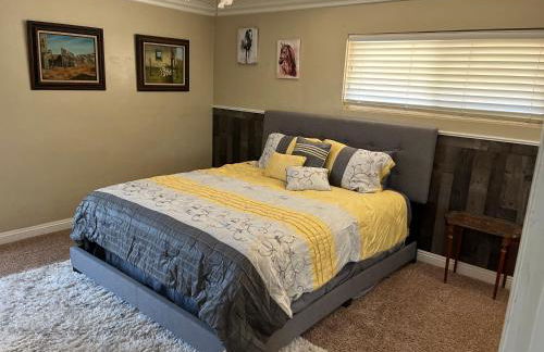 Peaceful & Cozy 3 bedroom Ranch-Home w/Fireplace - Foto 14