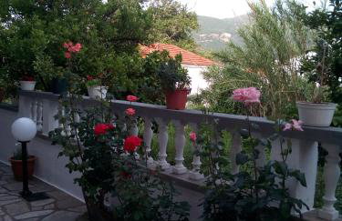 Sofia's Garden by Booking Kottas - Foto 8