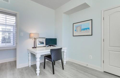 Modern and Spacious Home with Pool in Ocean View! - Foto 14