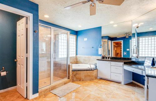 Dock and Outdoor Entertainment Home on Lake Conroe - Photo 18