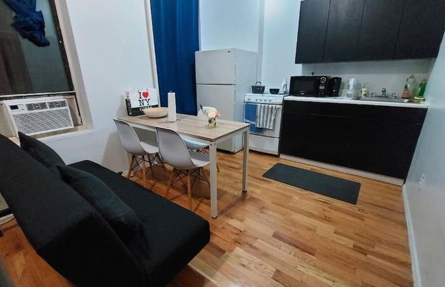 323 W 42nd St - Foto 5