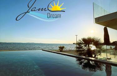 JamC Dream Familientraum direkt am Meer mit beheiztem Pool - Photo 1