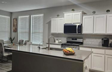 Spacious Home Perfect for Families& Business Trips - Foto 11