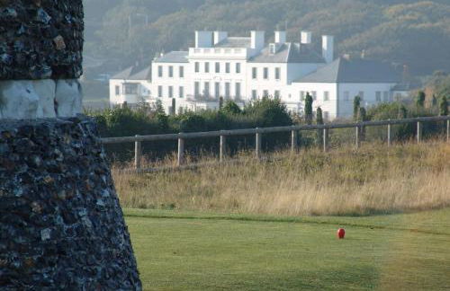 Broadstairs Beach Holiday Apartments, seafront stays opposite Kingsgate Bay with a parking space - Foto 36
