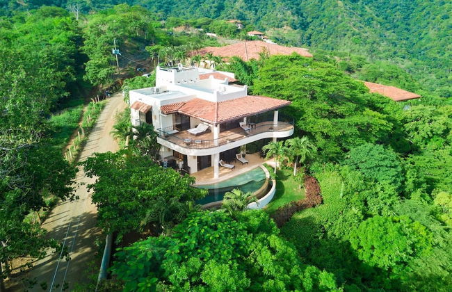 Hacienda-style Villa With Pool and Sweeping Ocean Views Above Potrero - Photo 48