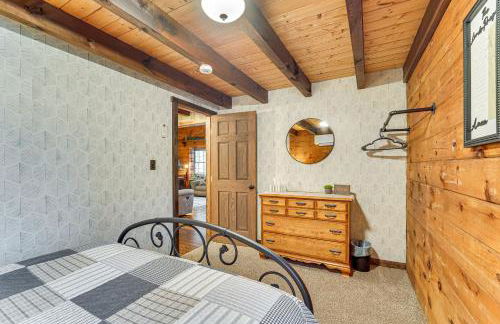 Family-Friendly Tyrone Cabin with Deck Near Hiking - Foto 9