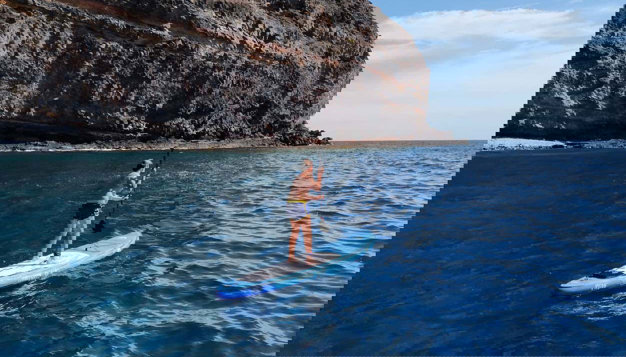 Paddle surfing equipment