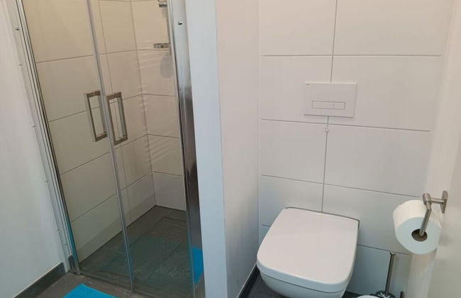 City Center Modern Retreat - Photo 9