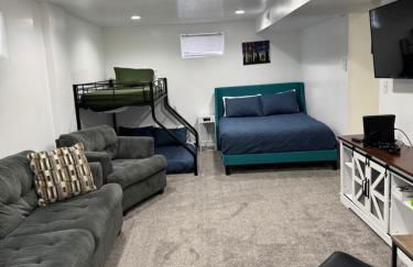 Photo Op with Sasquatch 2 min to walk Silver Mtn - Foto 36