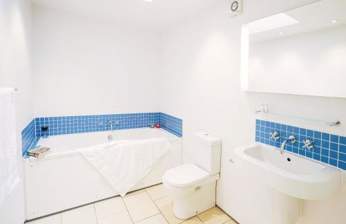 The Workshop by The Suffolk Cottage Collection - Photo 4